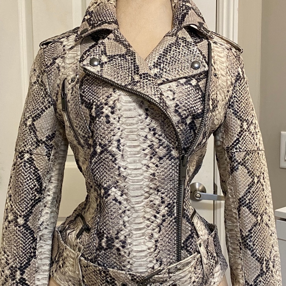 *Rare*  BNWT Snake/python print leather jacket-BR